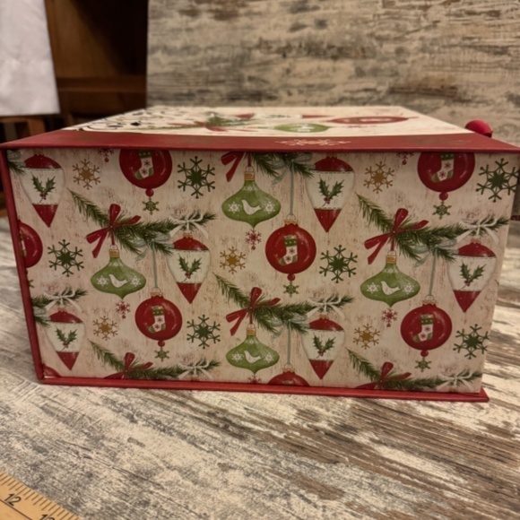 Noel Holiday Gift Box Red Bow Vintage Inspired - Picture 4 of 5